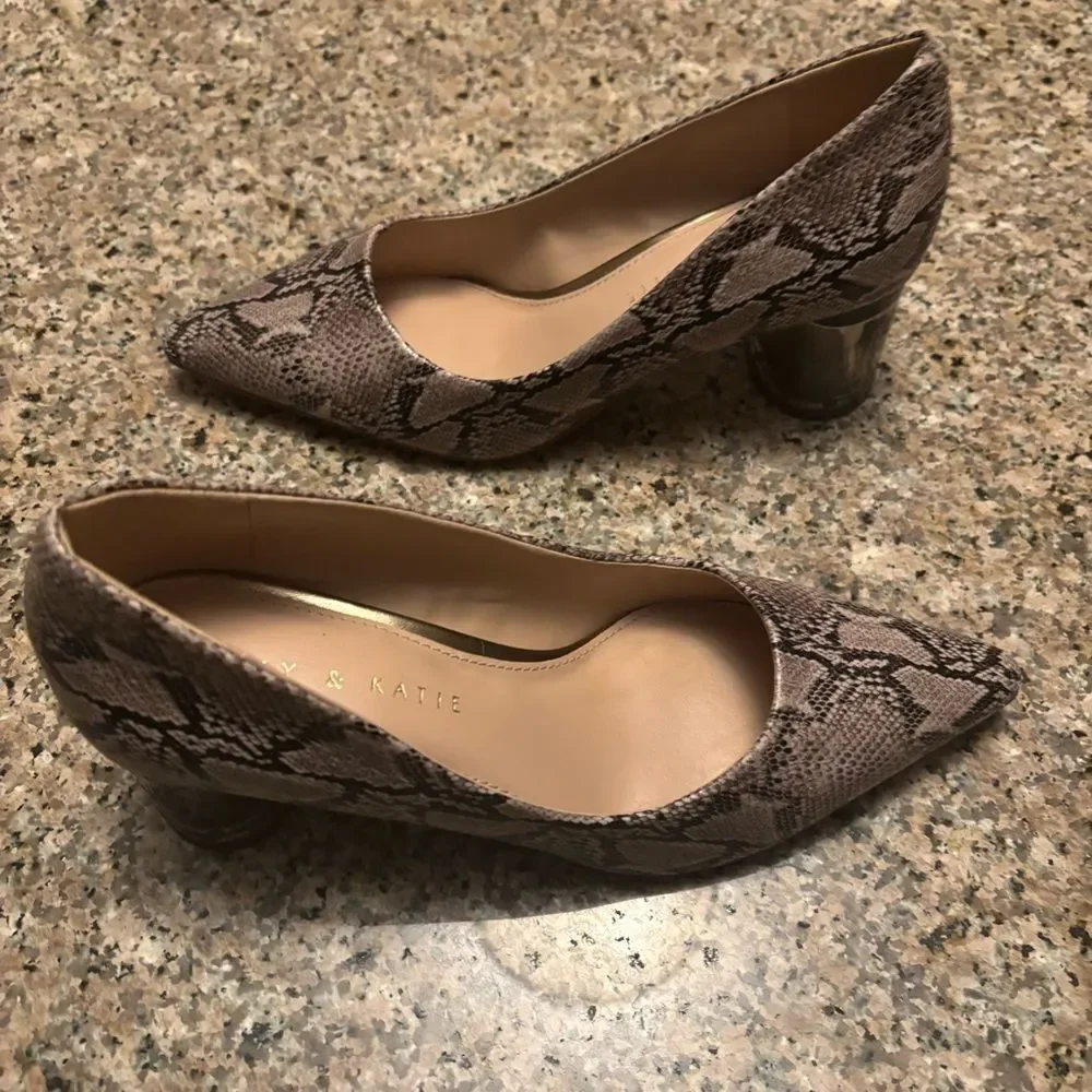 Kelly & Katie Snake Print Heels - Brown. Size 6M  Nice condition!